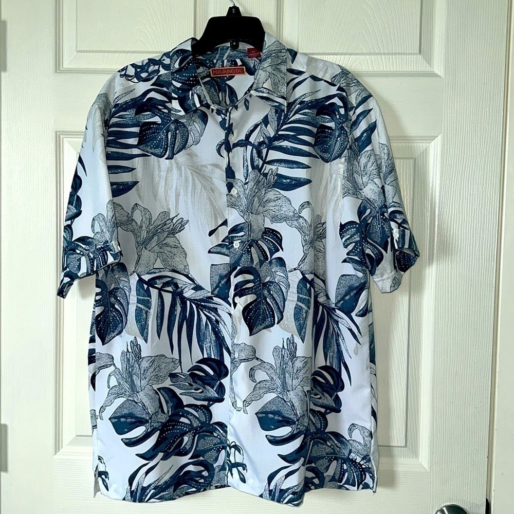 Havanera Men’s white/Blue floral button down shirt Sz XL